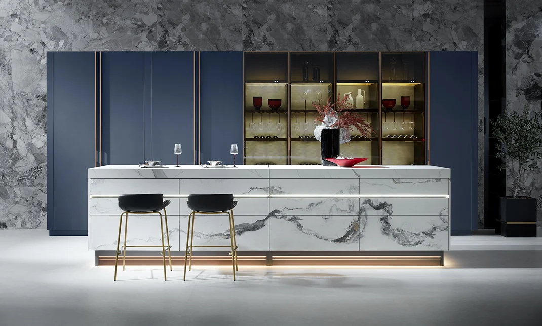 navy-blue-and-white-two-tone-contemporary-kitchen-design-with-island.webp